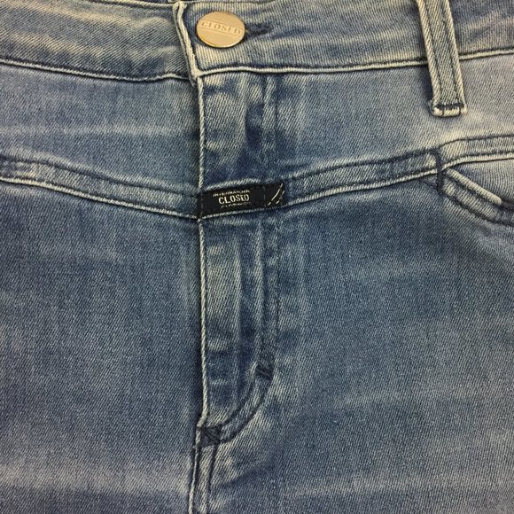 CLOSED Italy Light Wash Organic Cotton C91123 Skinny Pusher Long Jeans - Picture 4 of 10